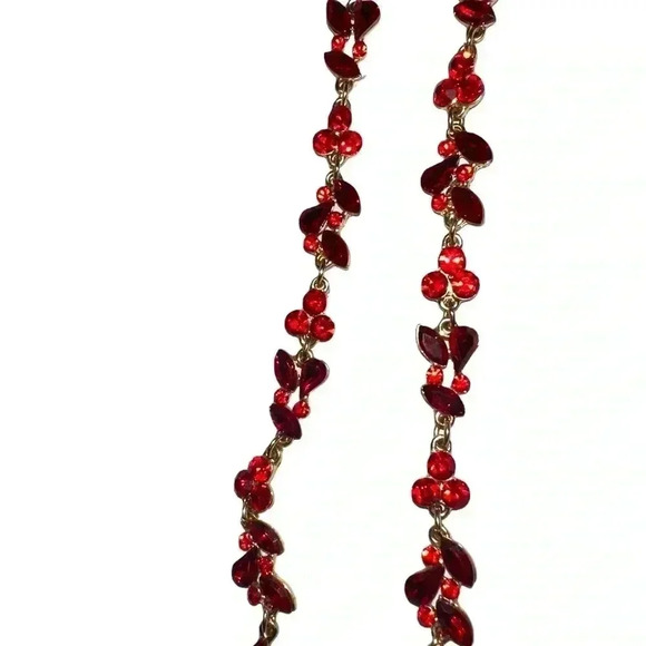 Absolutely GORGEOUS!!Elegant Red Gemstone Earrings - Polished Gold-Tone Setting” - Picture 4 of 14